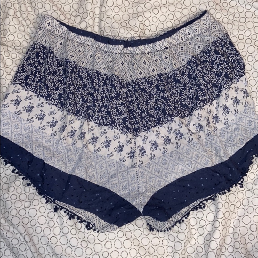 Shorts - Picture 3 of 3